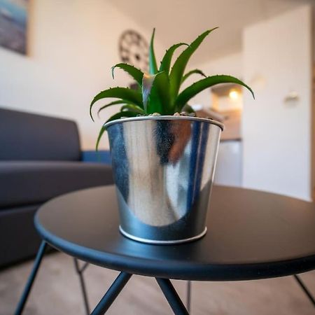 Fully Equipped Apartment St Charles Train Station Marseille Bagian luar foto