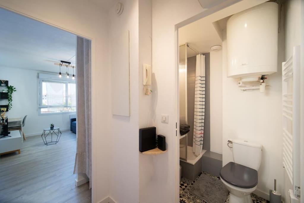 Fully Equipped Apartment St Charles Train Station Marseille Bagian luar foto
