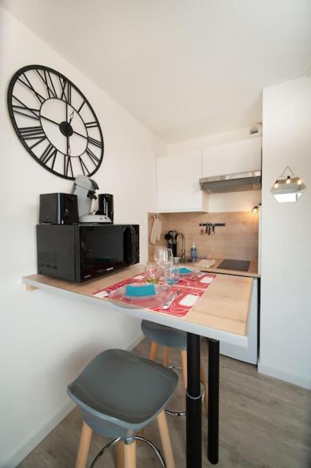 Fully Equipped Apartment St Charles Train Station Marseille Bagian luar foto